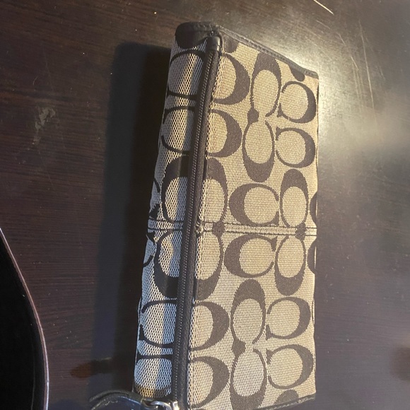 Coach checkbook wallet - Picture 3 of 4